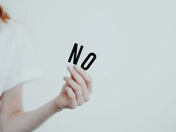 Poner límites sin miedo: El papel del apego en nuestras relaciones